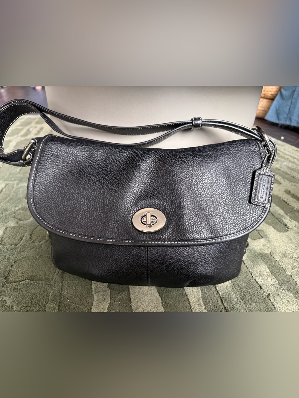 Coach Black Pebbled Leather Shoulder Bag with Silver Turnlock Vintage y2k